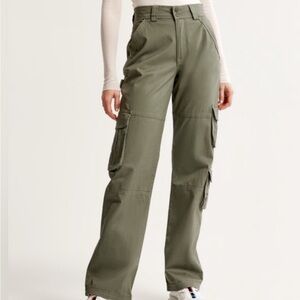 NWOT Abercrombie & Fitch Olive Cargo Pants